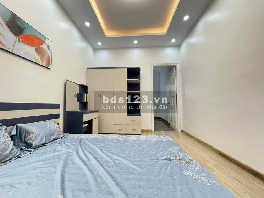 Bán nhà nguyên căn siêu phẩm đường Vĩnh Hưng, dt 56m2, giá nhỉnh 3 tỷ, sổ đỏ chính chủ