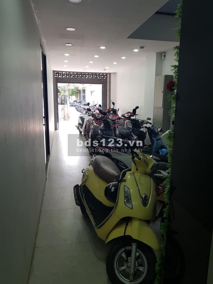 Tòa Apartment Lạc Long Quân gần hồ Tây thuê full phòng dt 150M2 mặt tiền 8.8m2, giá 26 tỷ