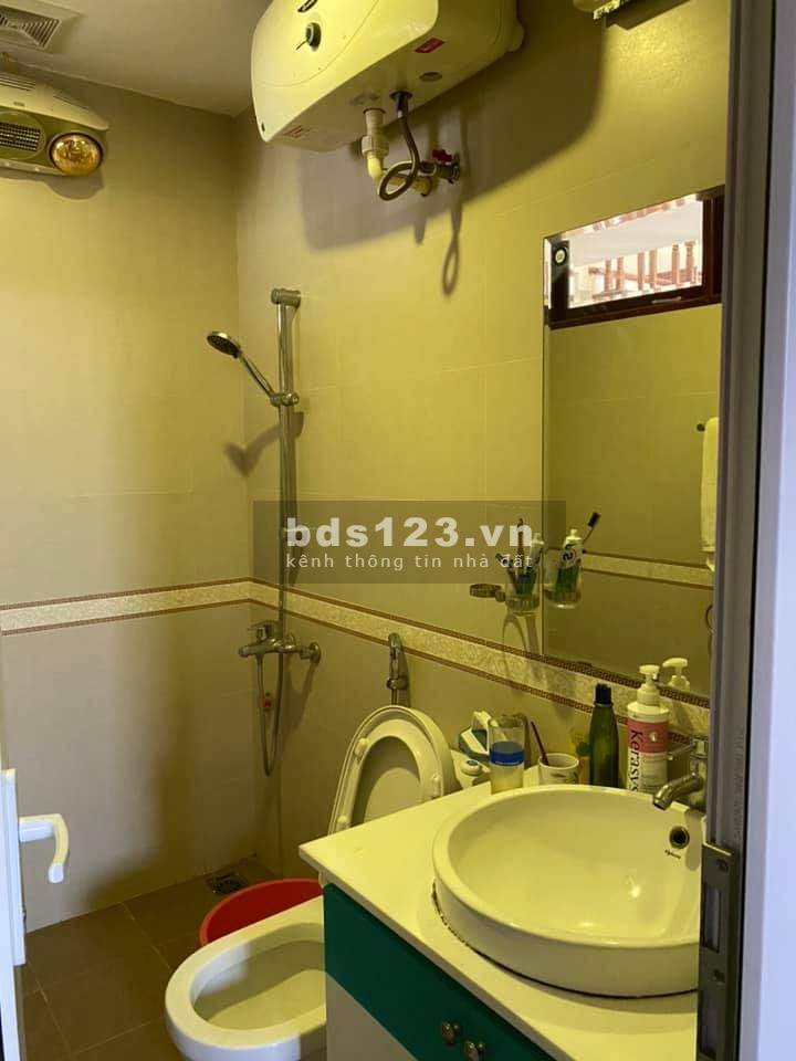 Bán nhà ngõ thông ô tô ra vào đường Ngọc Thuỵ, Long Biên, dt 35m2, đúc 4 tầng, mt 4m, giá 3.1 tỷ