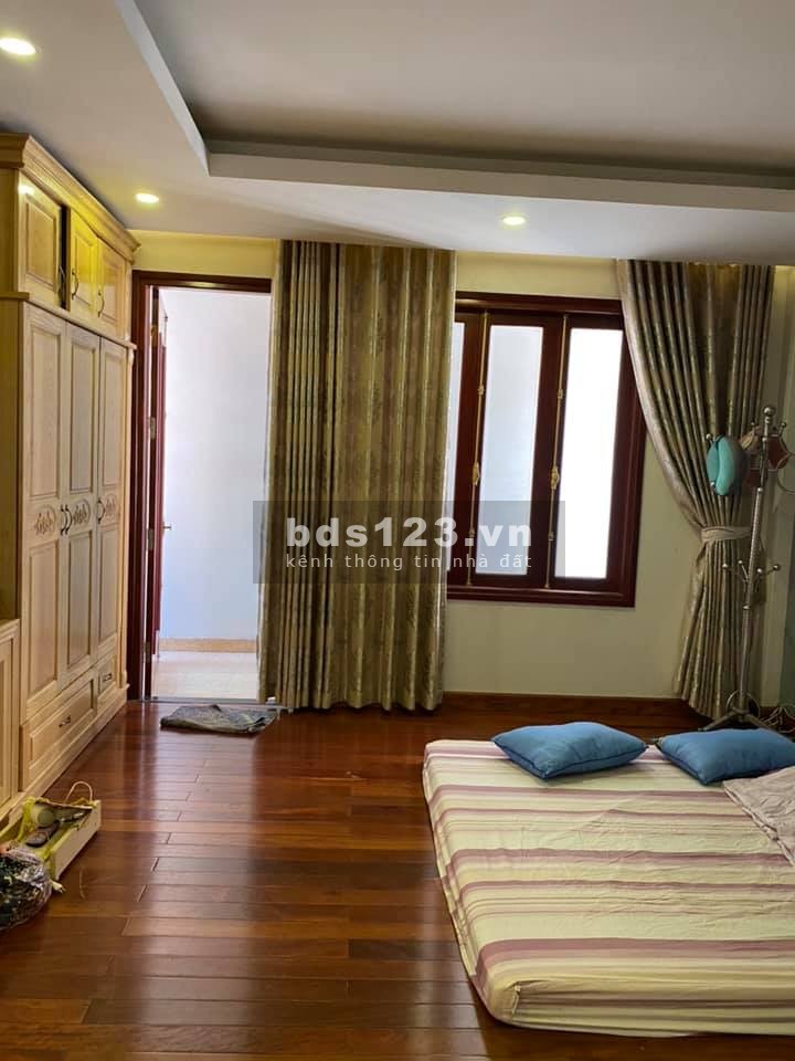 Bán nhà ngõ thông ô tô ra vào đường Ngọc Thuỵ, Long Biên, dt 35m2, đúc 4 tầng, mt 4m, giá 3.1 tỷ