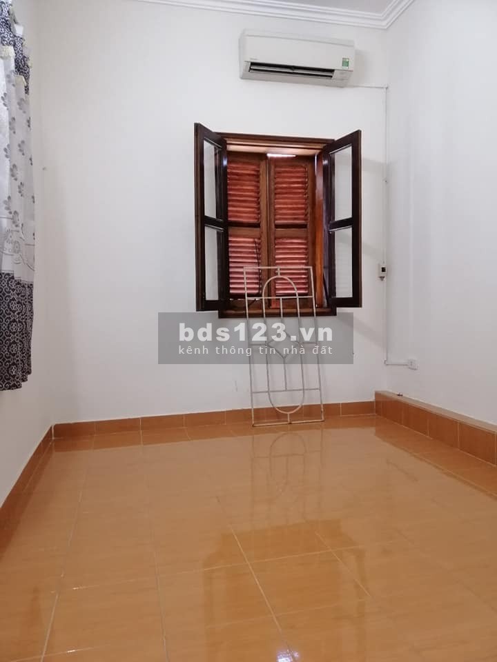 Bán nhà ngõ Mai Hương Quận Hai Bà Trưng dt 34m2, 4 tầng giá 3x tỷ, nhà đẹp ở ngay