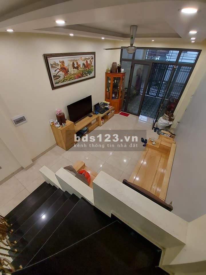 Nhà Siêu rẻ phố Vũ Tông Phan, Thanh Xuân dt 43m2, 5 tầng, mặt tiền 4m giá bán 3tỷ1