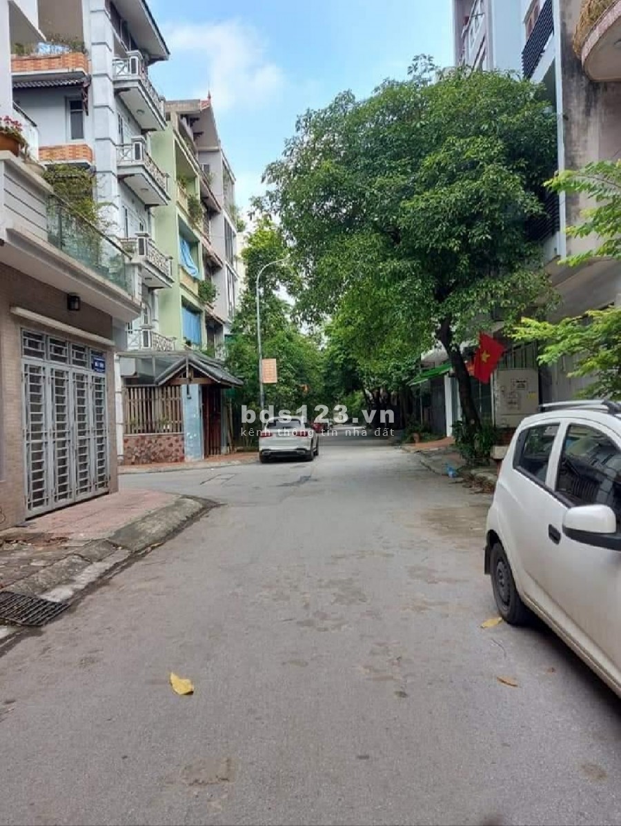 Bán nhà liền kề khu Văn Quán, diện tích 86m2, 5 tầng, gara,Vỉa hè rộng, Đầy đủ mọi thứ, giá 10,6 tỷ