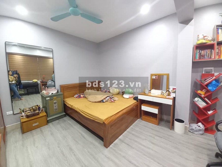 Bán nhà Minh Khai, lô góc, thoáng sáng, diện tích 51m2, giá hấp dẫn 4,1tỷ, đúc kiên cố 5 tầng