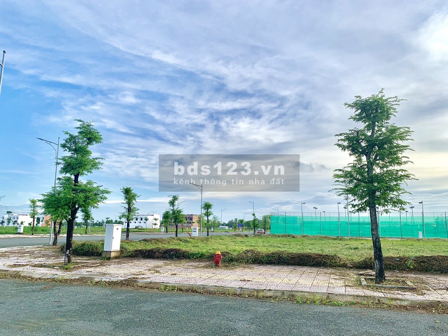 Còn trống đất nền cần bán giá tốt đầu tư, có sổ sẵn, đất thổ cư 100%, liên hệ 0949177760