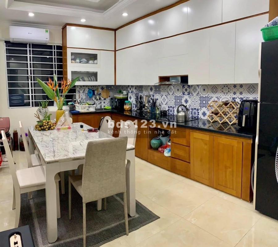Bán nhà Liên Cơ, nhà mới 6 tầng full nội thất diện tích sử dụng 34m2 giá bán 4. tỷ