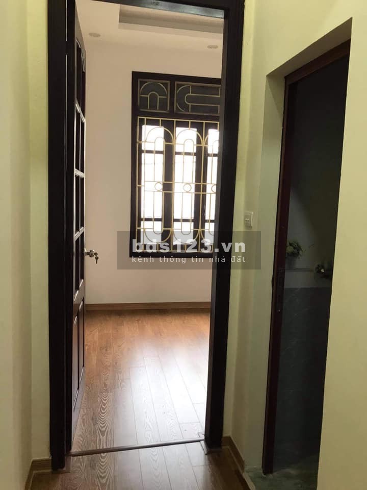 Bán nhà Mễ trì, mới xây gần ô tô, diện tích sử dụng 30m2 giá bán 3.05 tỷ, sẵn sổ giao dịch
