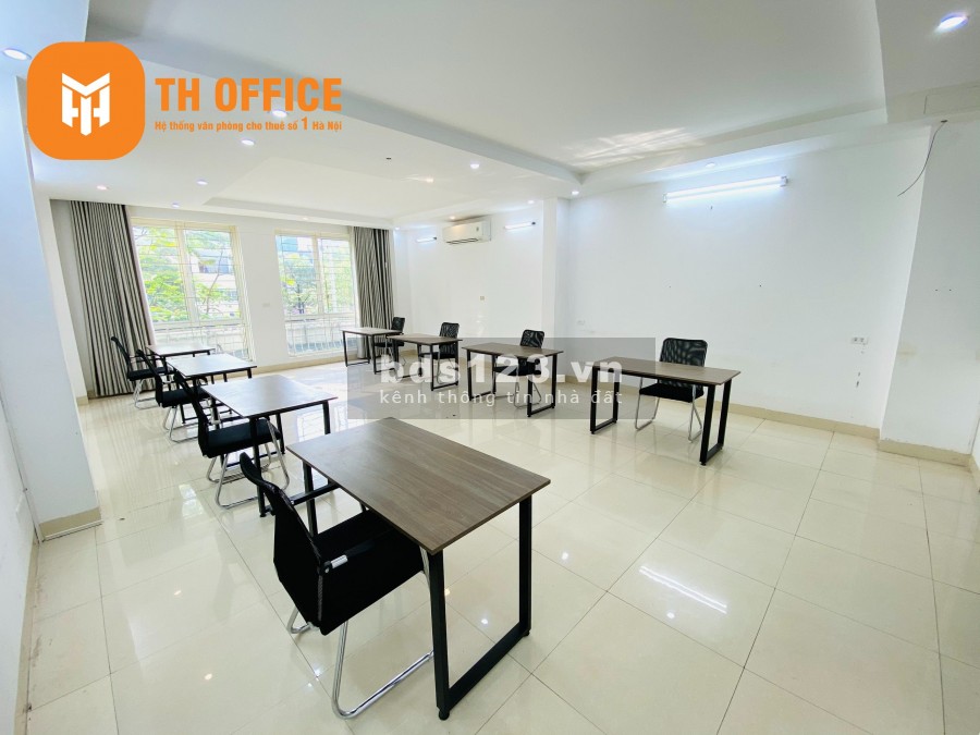 Chính chủ cho thuê VP tại 64/360 Xã Đàn diện tích 70m2 giá chỉ 13tr/th đã có sẵn bàn ghế