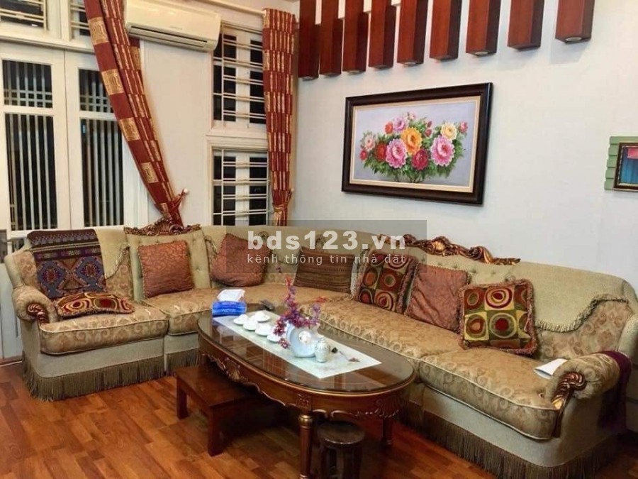 Nội thất đẹp, thuộc phố Tô Hiệu tuyến phố trung tâm, diện tích 50m2, đúc kiên cố 4 tầng
