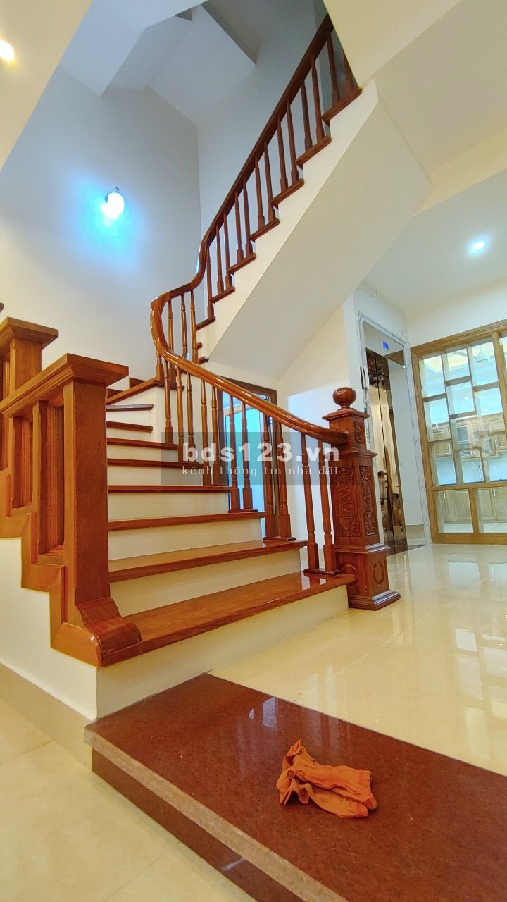 Bán nhà 4 tầng mặt phố KĐT An Phú, TP HD, diện tích 67.5m2, mt 4.5m, 4 ngủ, gara, đường 13.5m