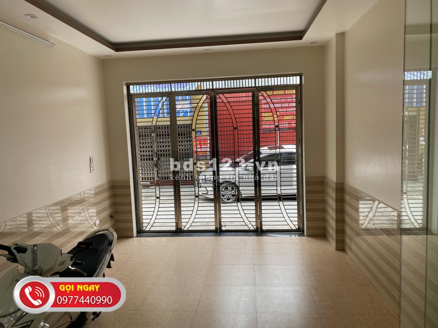 Chính chủ bán nhà Giải Phóng 5 tầng dt 52m2, 6 phòng ngủ, nhỉnh 4 tỷ, LH 0977440990, ô tô đỗ cửa
