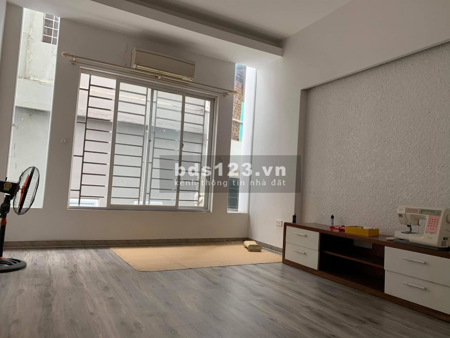 Bán nhà phố Nguyễn Sơn, Long Biên, phân lô, chủ tặng nội thất, dt 43m2, 4 tầng, giá 4 tỷ