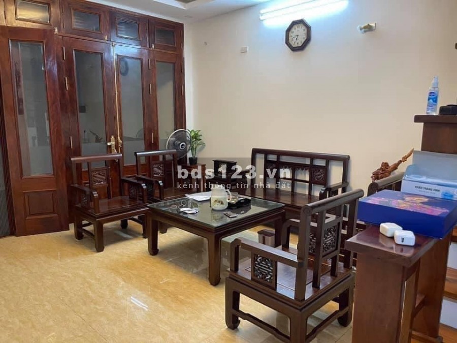 Bán nhà nguyên căn kiến trúc đẹp, Quận Hà Đông, ba gác tránh, dt 62m giá 5 tỷ hơn