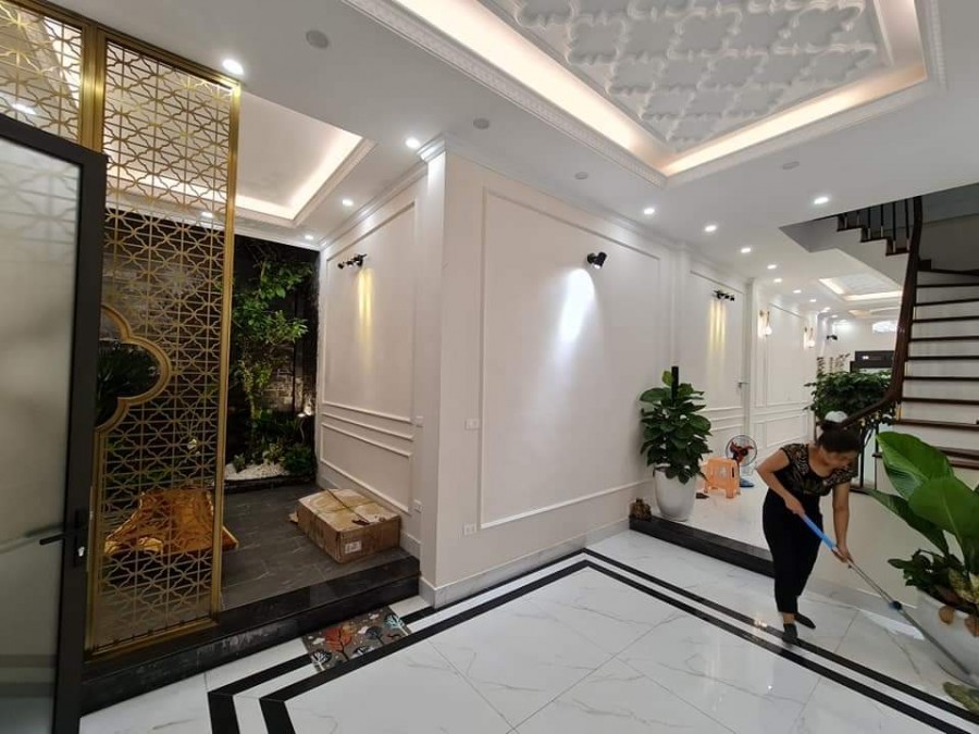 Bán nhà lô góc ô tô vào nhà có thang máy, Võng Thị dt 90m2, 7 tầng, mt 7m, giá bán 12 tỷ