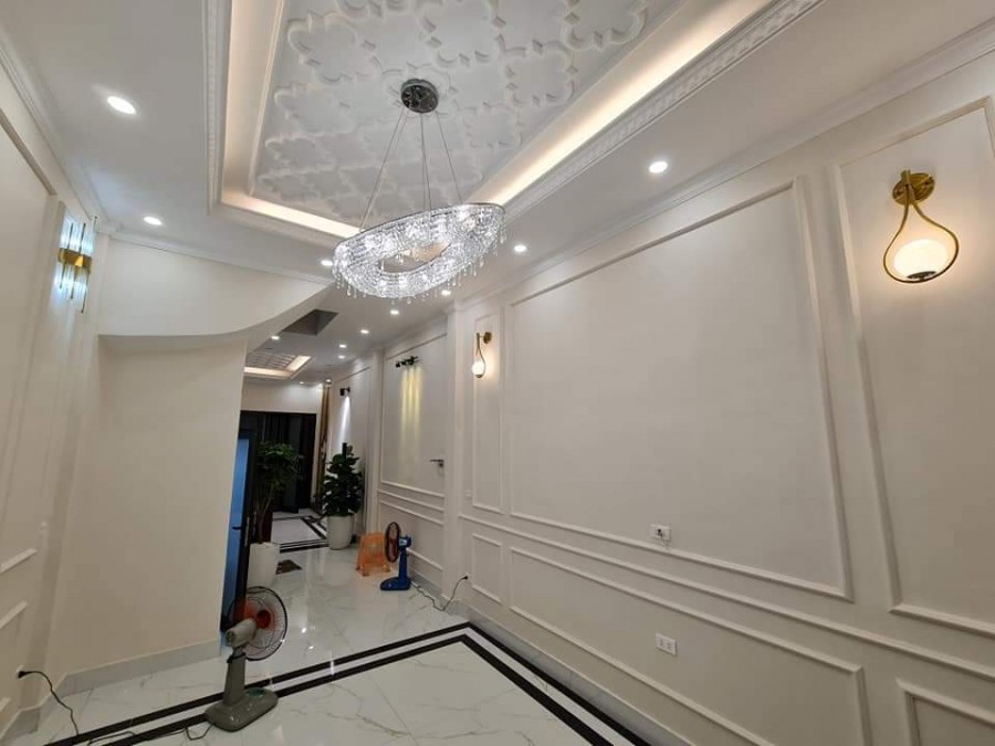 Bán nhà lô góc ô tô vào nhà có thang máy, Võng Thị dt 90m2, 7 tầng, mt 7m, giá bán 12 tỷ