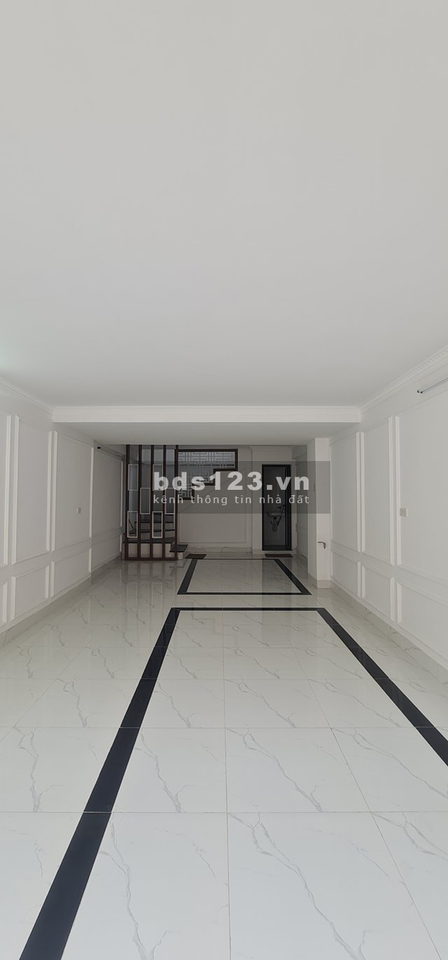Bán nhà mặt ngõ phố Bồ Đề Quận Long Biên 5 tầng, nhà mới, gara ô tô giá bán 5.55 tỷ