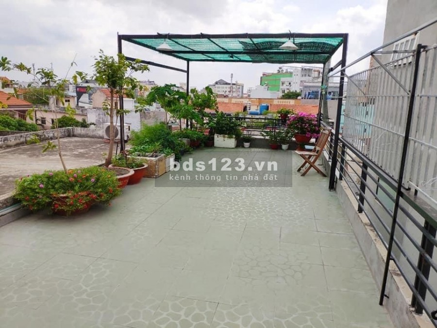Bán nhà 4 tầng đường Bờ Bao Tân Thắng, giá rẻ, sổ đổ vuông vực, giá chỉ 4.95 tỷ, lhcc