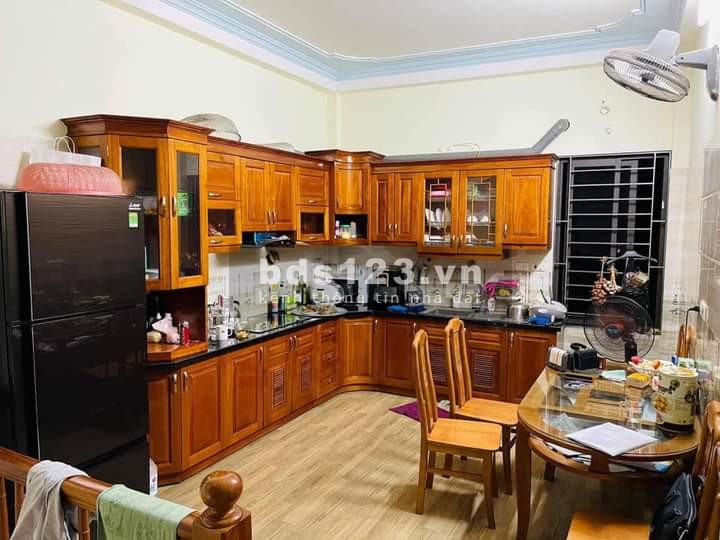 Chính chủ cần bán nhà Hồng Mai 2 tỷ hơn tặng nội thất 400 triệu, diện tích 35m2, sổ sẵn