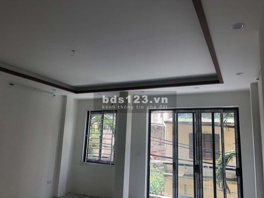 Trung tâm Quận Hoàng Mai, bán nhà mới dt 72m2, thang máy ô tô đỗ cửa giá nhỉnh 10 tỷ