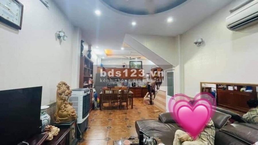 Bán nhà ngõ 68 Cầu Giấy diện tích sử dụng 42m2, đúc 5 tầng, giá bán nhỉnh 2 tỷ