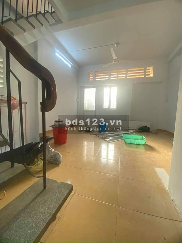 Nhà nguyên căn vị trí đắc địa, kinh doanh sầm uất, thu nhập khủng, đường Huỳnh Tấn Phát