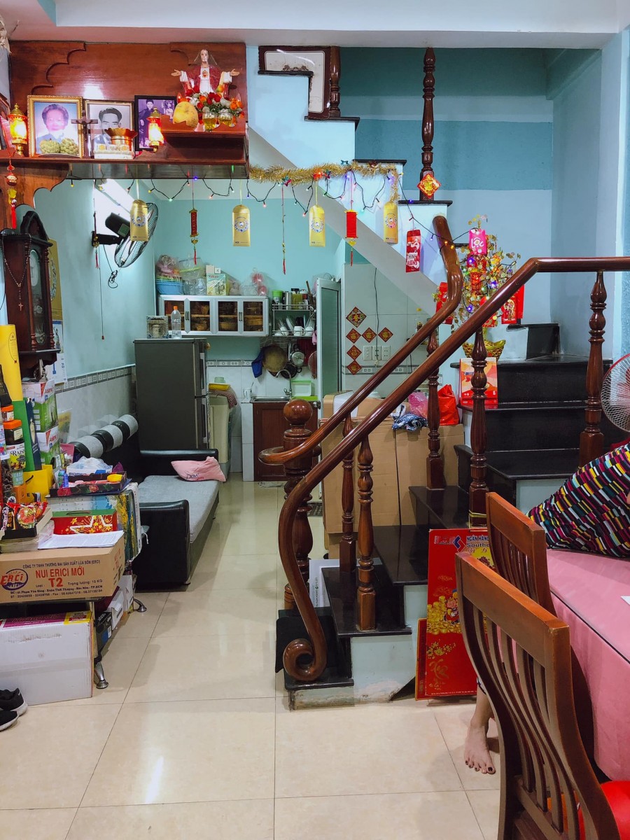 Bán Nhà Quận 4, mặt tiền đường Hoàng Diệu, phuòng 18, dt 28m2, đúc 3 lầu, gía 4.3 tỷ