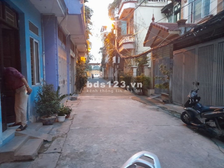 Bán nhà nguyên căn hơn 4 tỷ, kinh doanh đỉnh, gara ô tô phân lô bàn cờ, liên hệ 0379987920