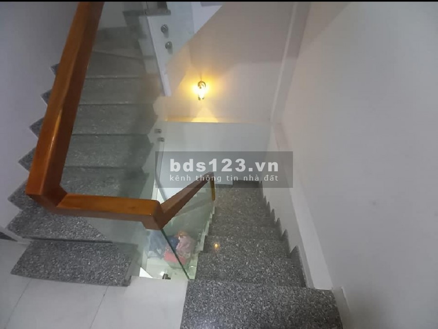 Bán nhà An Dương Vương, Quận 8, giá bán 3.2 tỷ, vị trí đắc địa, khu dân trí cao, sổ đẹp