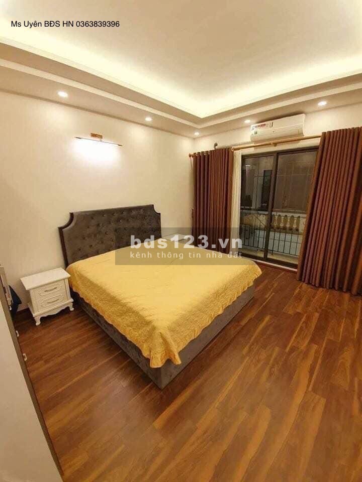 Chủ định cư Úc, bán nhà Hồng Tiến, Long Biên, thang máy diện tích sử dụng 130m2 - 8 căn hộ