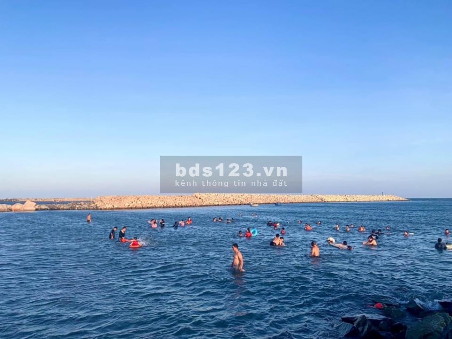 Bán đất ven biển thị xã Lagi tỉnh Bình Thuận, giá 35 triệu/m2 có đầy đủ tiện ích, pháp lí