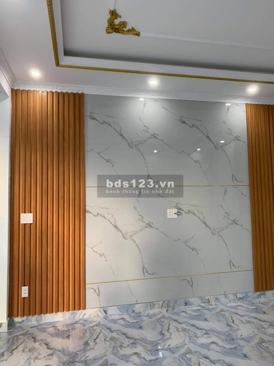Vì đam mê lô đề chính chủ cần bán nhà gấp. Nhà 3 tầng trong ngõ Đằng Hải. Hải An. Hải Phòng