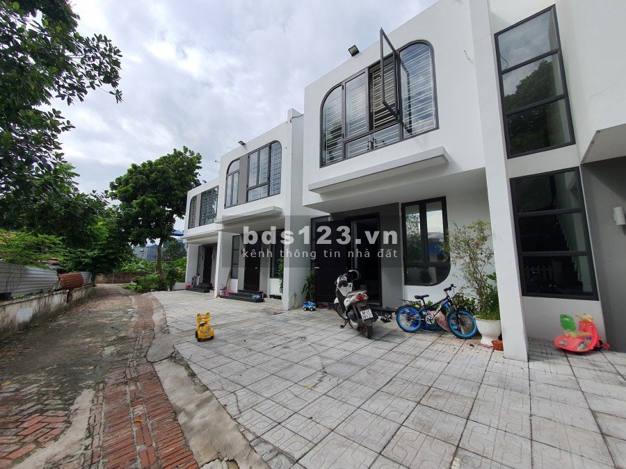 Bán nhà 2 tầng xây mới tại Xóm Vèo Định Trung, Vĩnh Yên liên hệ 0988758886, giá tốt