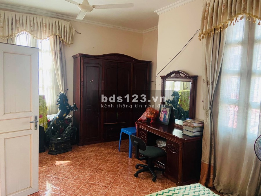 Bán nhà cách 1 nhà ra phố Thiền Quang, Quận Hai Bà Trưng, dt 39m2, giá 3x tỷ, ở ngay