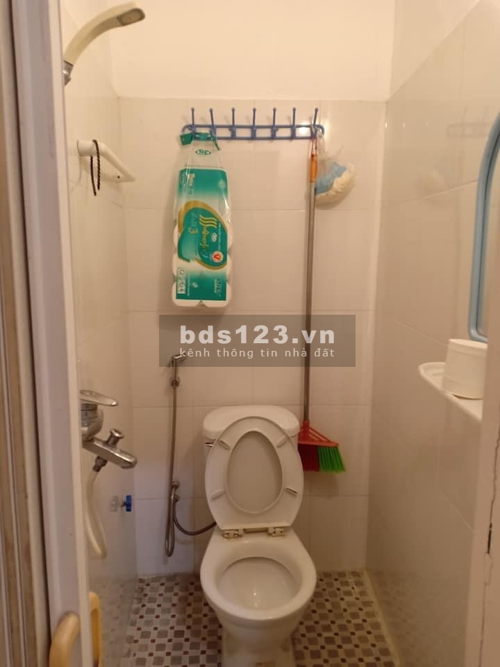 Bán nhà cách 1 nhà ra phố Thiền Quang, Quận Hai Bà Trưng, dt 39m2, giá 3x tỷ, ở ngay
