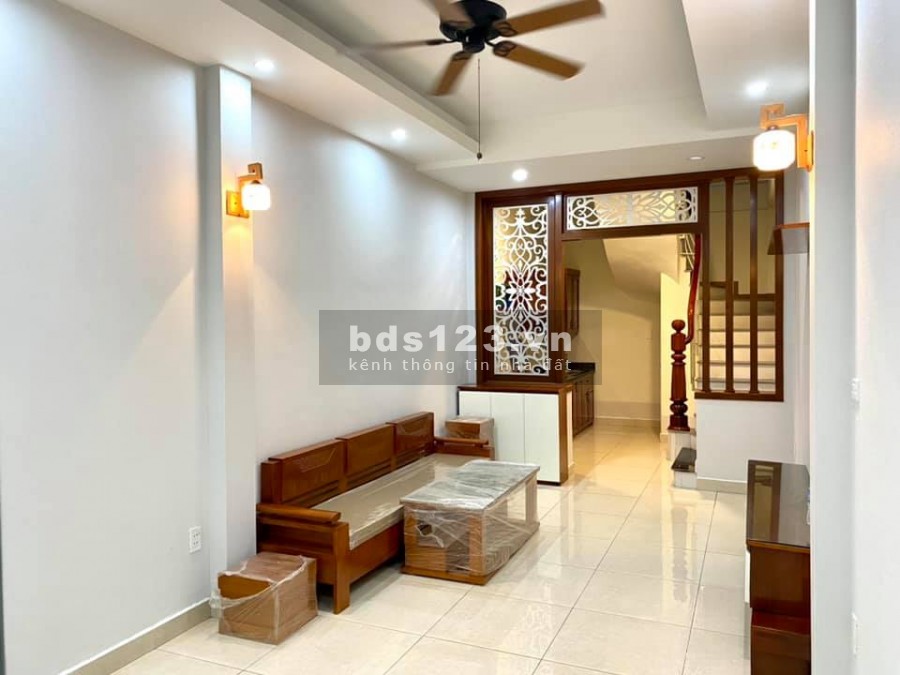 Bán nhà Từ Liêm, dt 48m2, giá 3.2 tỉ, lô góc ngõ thông, ô tô kinh doanh tốt, lh 0986716289