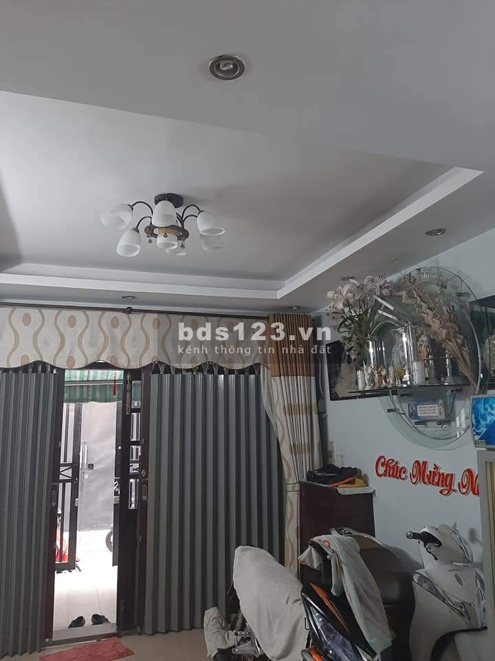 Nhà kiên cố 5 tầng. Đường Cách Mạng Tháng Tám, P.13, Quận 10, giá bán 6,7 tỷ, lhcc