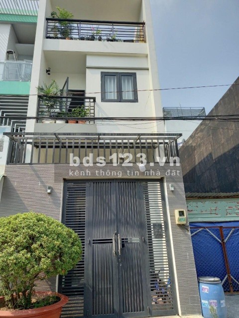 Bán nhà nguyên căn chín chủ, diện tích 4x13.3m, giá bán 4.5…