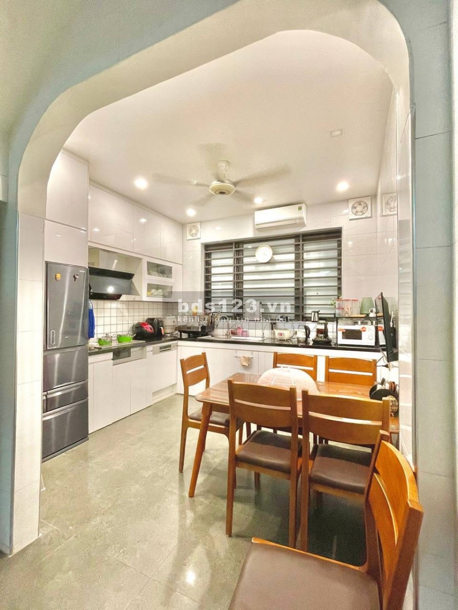 Bán gấp nhà Thanh Xuân phân lô, ô tô vào nhà, nội thất xịn 5 tầng 53m2 giá 7.6 tỷ