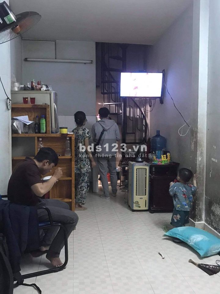 Lê Thúc Hoạch, Quận Tân Phú giá bán 590 triệu có nhà ở ngay, sổ đỏ nở hậu, lh 0918272519