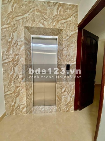 Bán nhà trung tâm gara ô tô 7 chỗ phân lô thang máy, 3 mặt thoáng, 2 mặt ngõ ở sung sướng