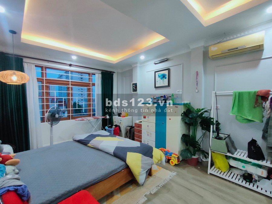 Mặt phố Long Biên 35m2 x 5T lô góc, vỉa hè, kinh doanh nhỉnh 5 tỷ 0888868583