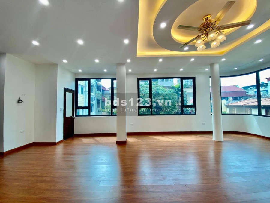 Bán nhà trung tâm gara ô tô 7 chỗ phân lô thang máy, 3 mặt thoáng, 2 mặt ngõ ở sung sướng