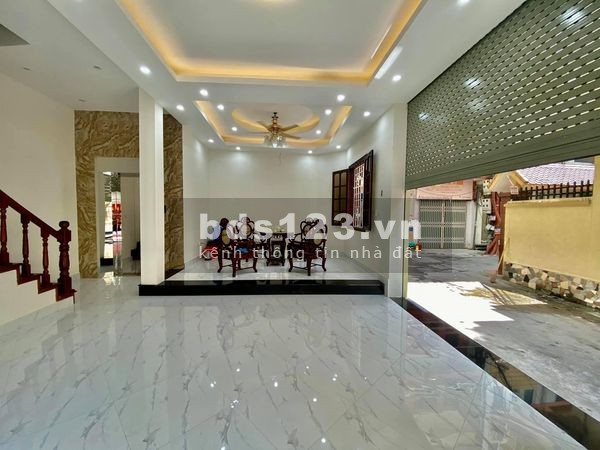 Bán nhà trung tâm gara ô tô 7 chỗ phân lô thang máy, 3 mặt thoáng, 2 mặt ngõ ở sung sướng