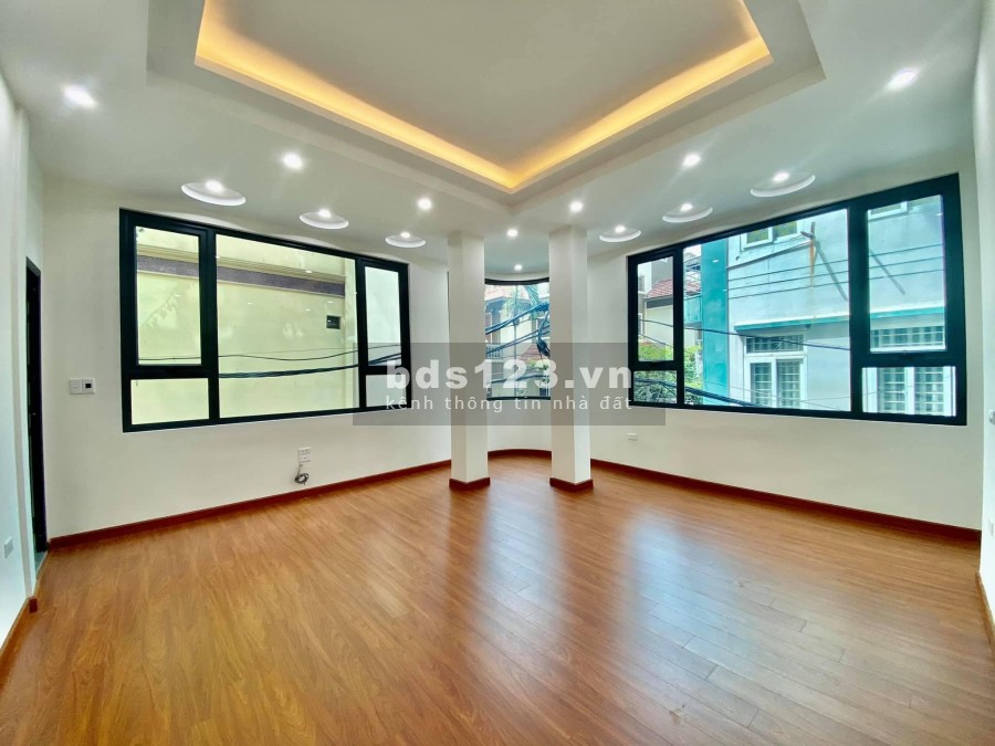 Bán nhà trung tâm gara ô tô 7 chỗ phân lô thang máy, 3 mặt thoáng, 2 mặt ngõ ở sung sướng