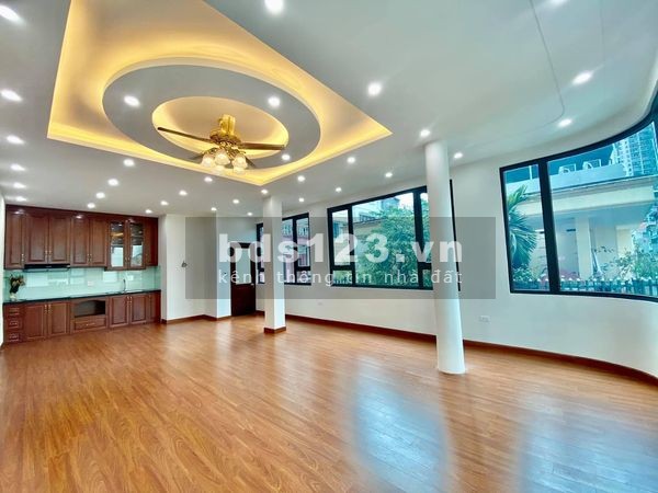 Bán nhà trung tâm gara ô tô 7 chỗ phân lô thang máy, 3 mặt thoáng, 2 mặt ngõ ở sung sướng