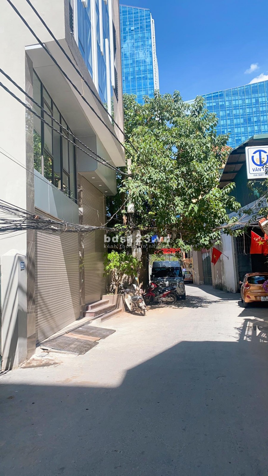 Tòa Nhà Văn Phòng Võ Chí Công 9 tầng 1 hầm ô tô tránh đỗ thông sàn dt 170m2 giá 37 tỷ