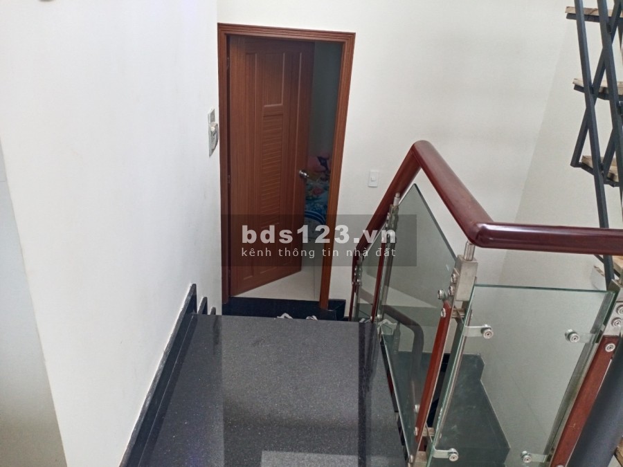 Bán nhà nguyên căn chín chủ, diện tích 4x13.3m, giá bán 4.5…