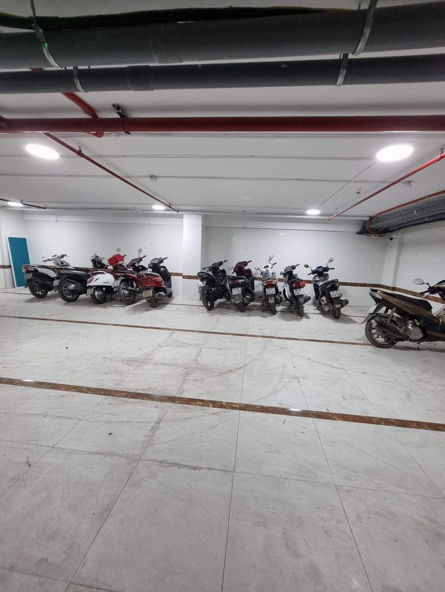 Bán nhà nguyên căn mặt phố Trung Kính, lô góc dt 235m2 6 tầng, mt 25m, giá bán 61 tỷ