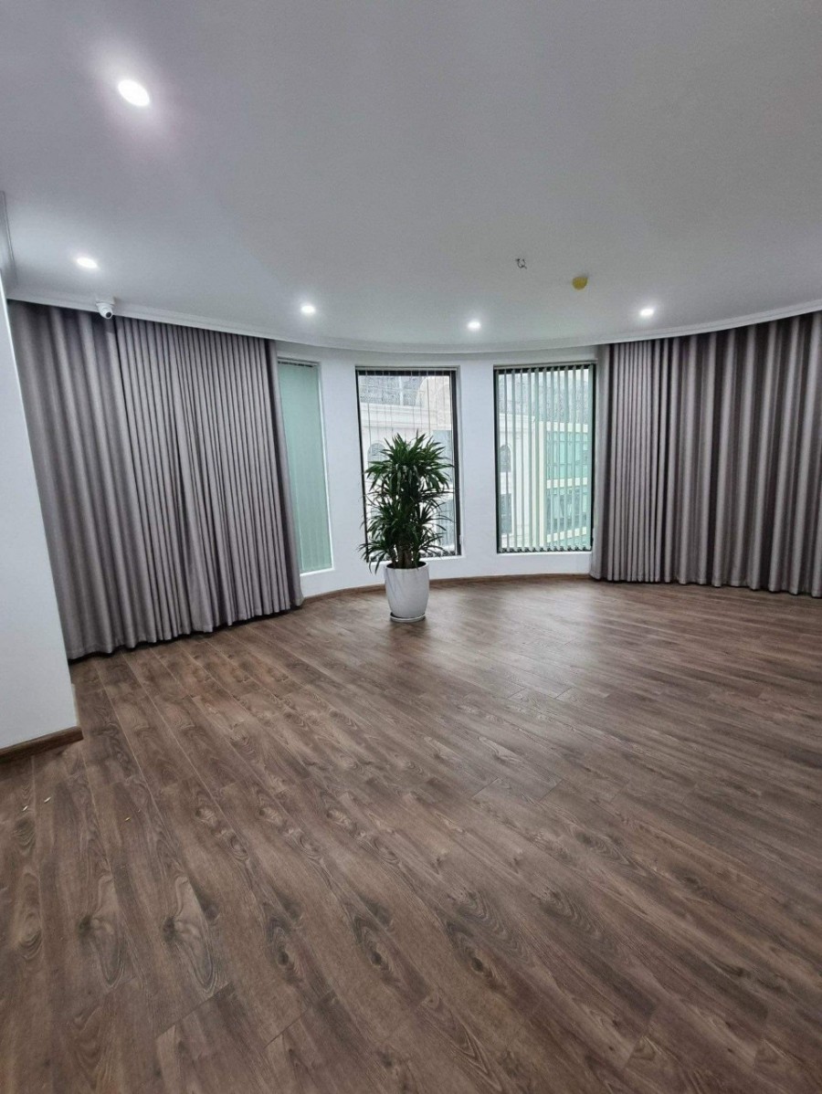 Bán nhà nguyên căn mặt phố Trung Kính, lô góc dt 235m2 6 tầng, mt 25m, giá bán 61 tỷ