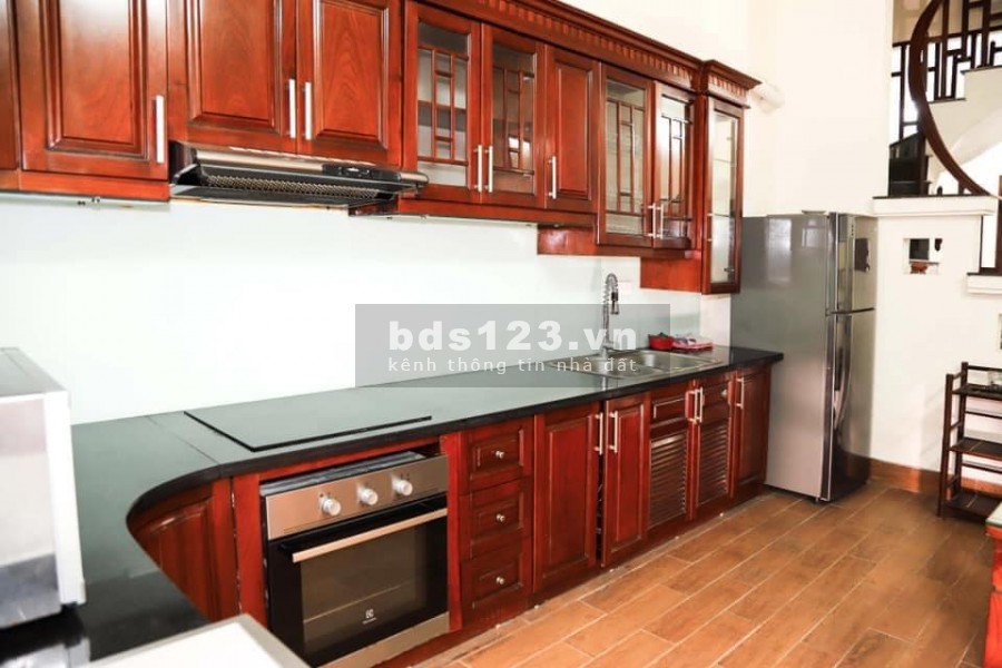 Bán nhà Ngọc Thuỵ gần cầu Long Biên, ngõ thoáng, diện tích 34m2, 3 tầng, mt 6m, giá 2.6 tỷ
